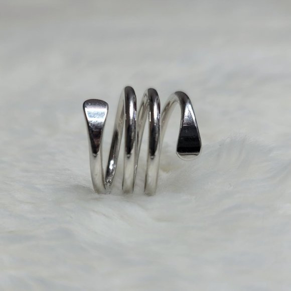 Ring Twirled Design - Picture 5 of 7